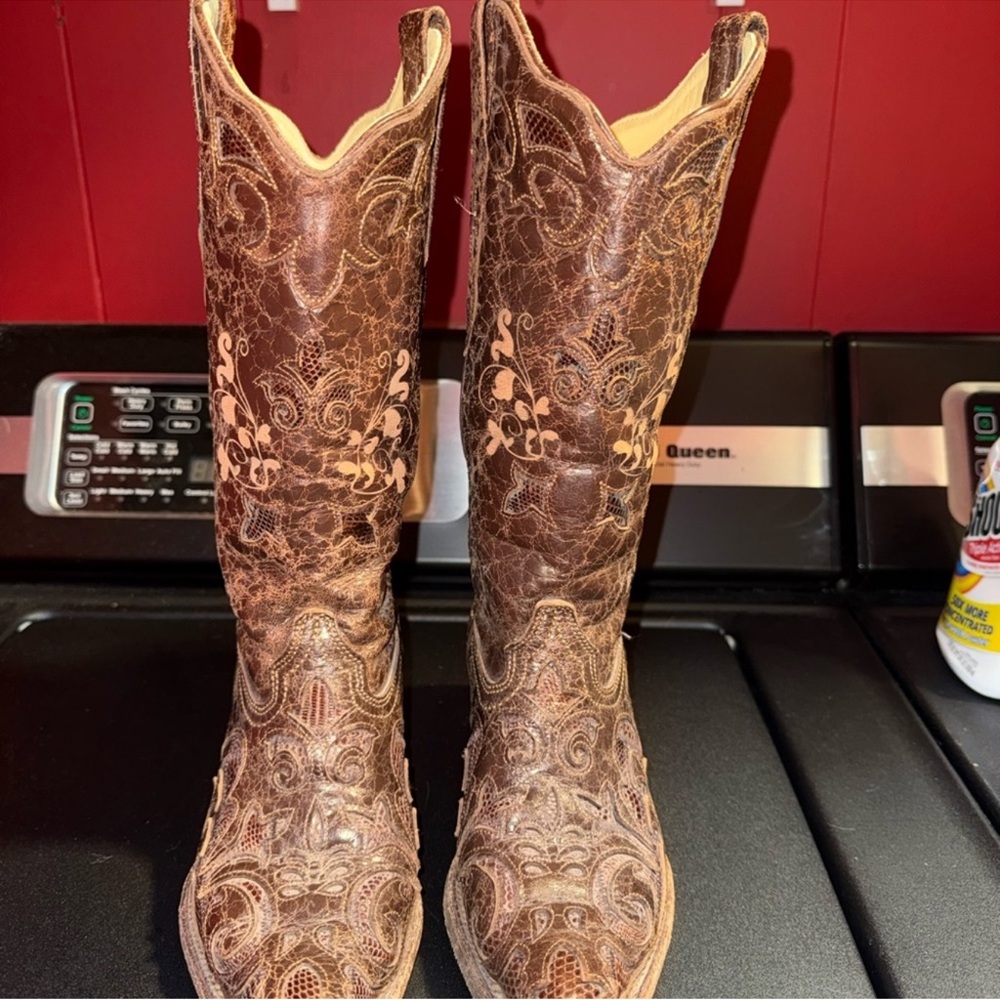 Chocolate Lizard Inlay Snip Toe Cowgirl Boots by Corral Boots